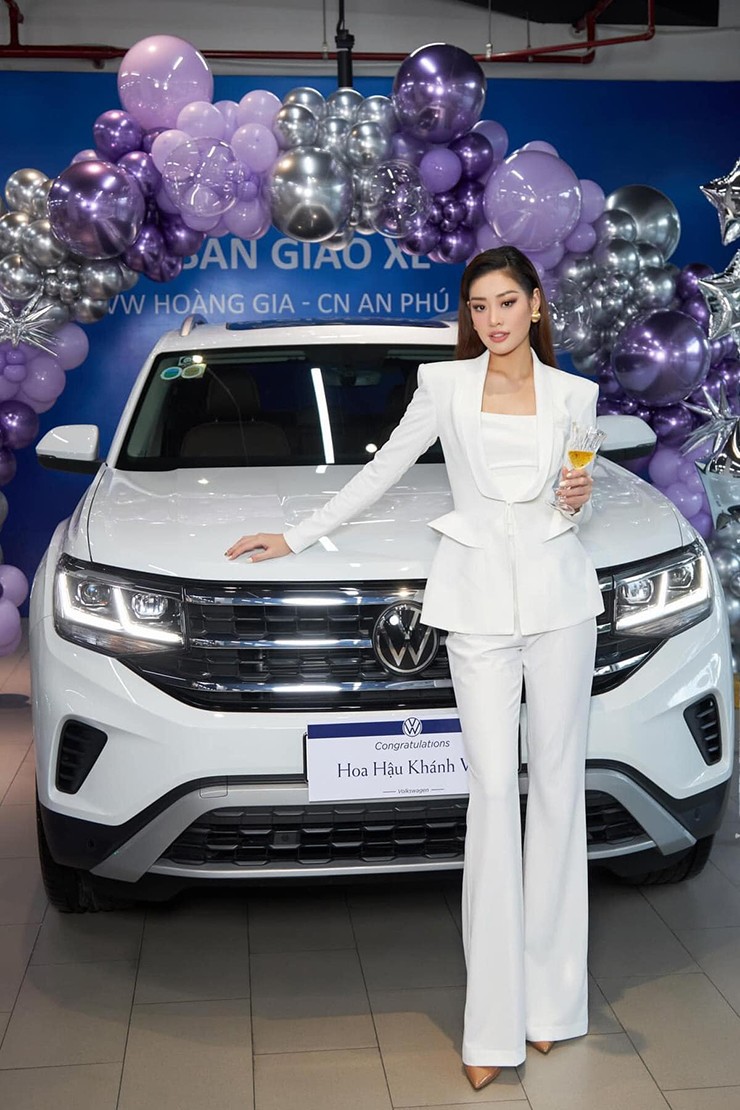 Hoa hậu Khánh Vân lên đời "xế hộp" Volkswagen Teramont hơn 2 tỷ đồng - 2