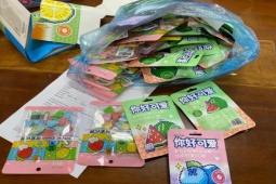 Tin tức trong ngày - Người lan truyền thông tin thất thiệt "kẹo bán ở cổng trường chứa ma túy" là nữ công an