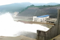 Tin tức trong ngày - TT-Huế cảnh báo đợt lũ mới vượt báo động 2