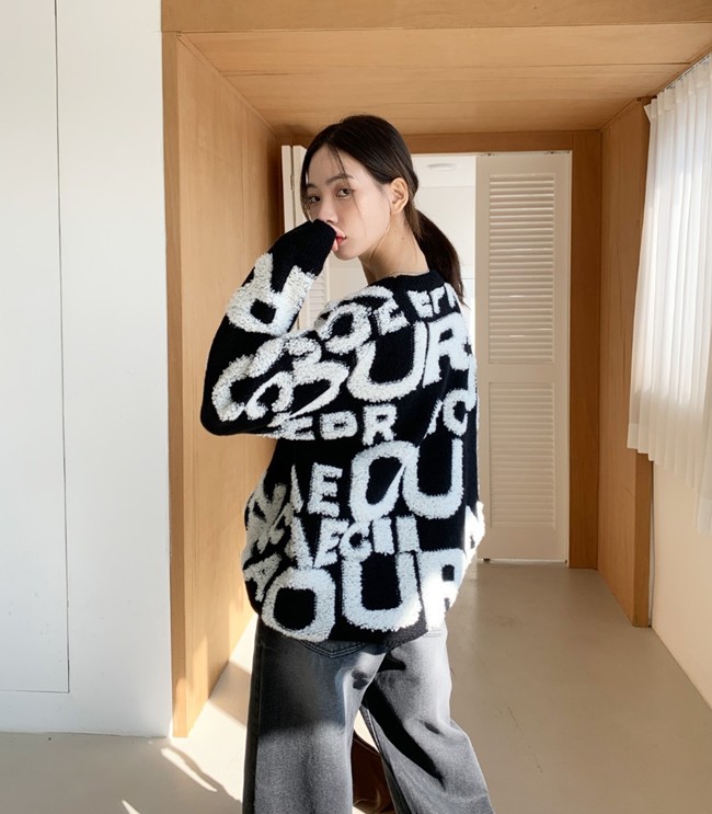 Chớ dại sắm 4 kiểu áo len cổ lỗ sĩ này - 1