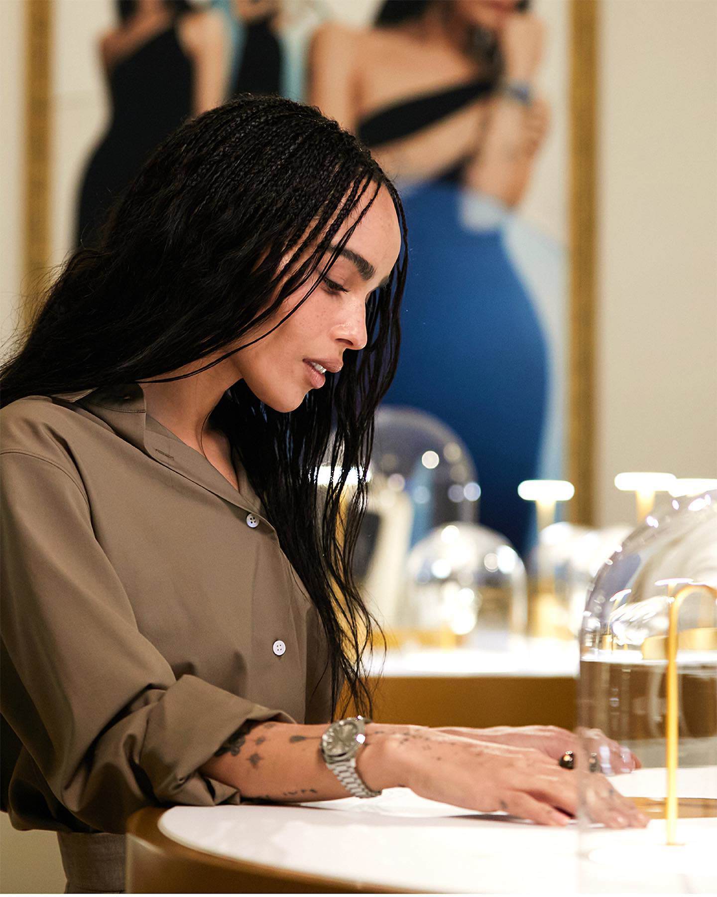 Phá vỡ các quy tắc mix đồng hồ nữ trong mùa đông này - 1