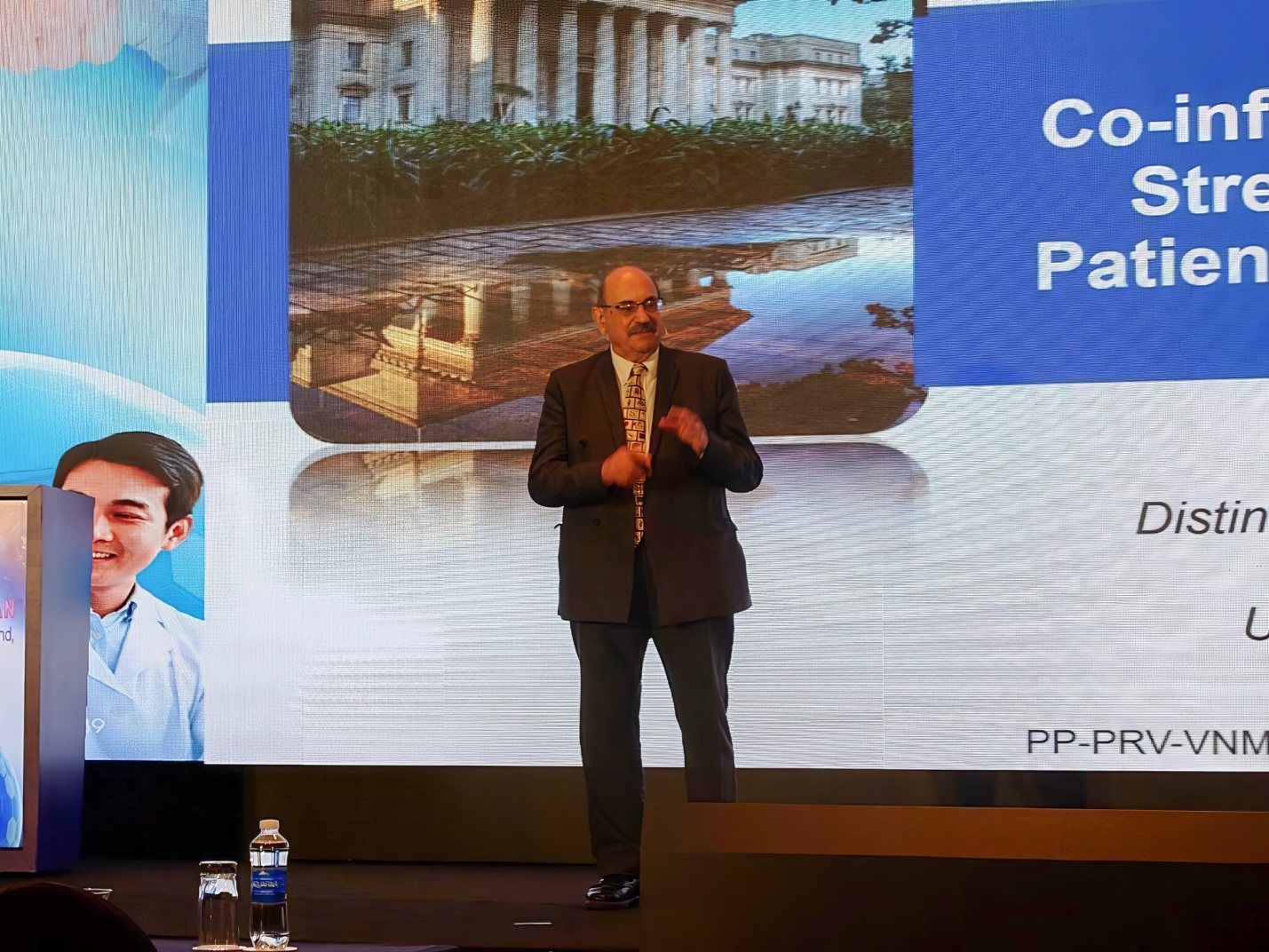 Theo GS Feldman đến từ Nam Phi tại chuỗi hội thảo