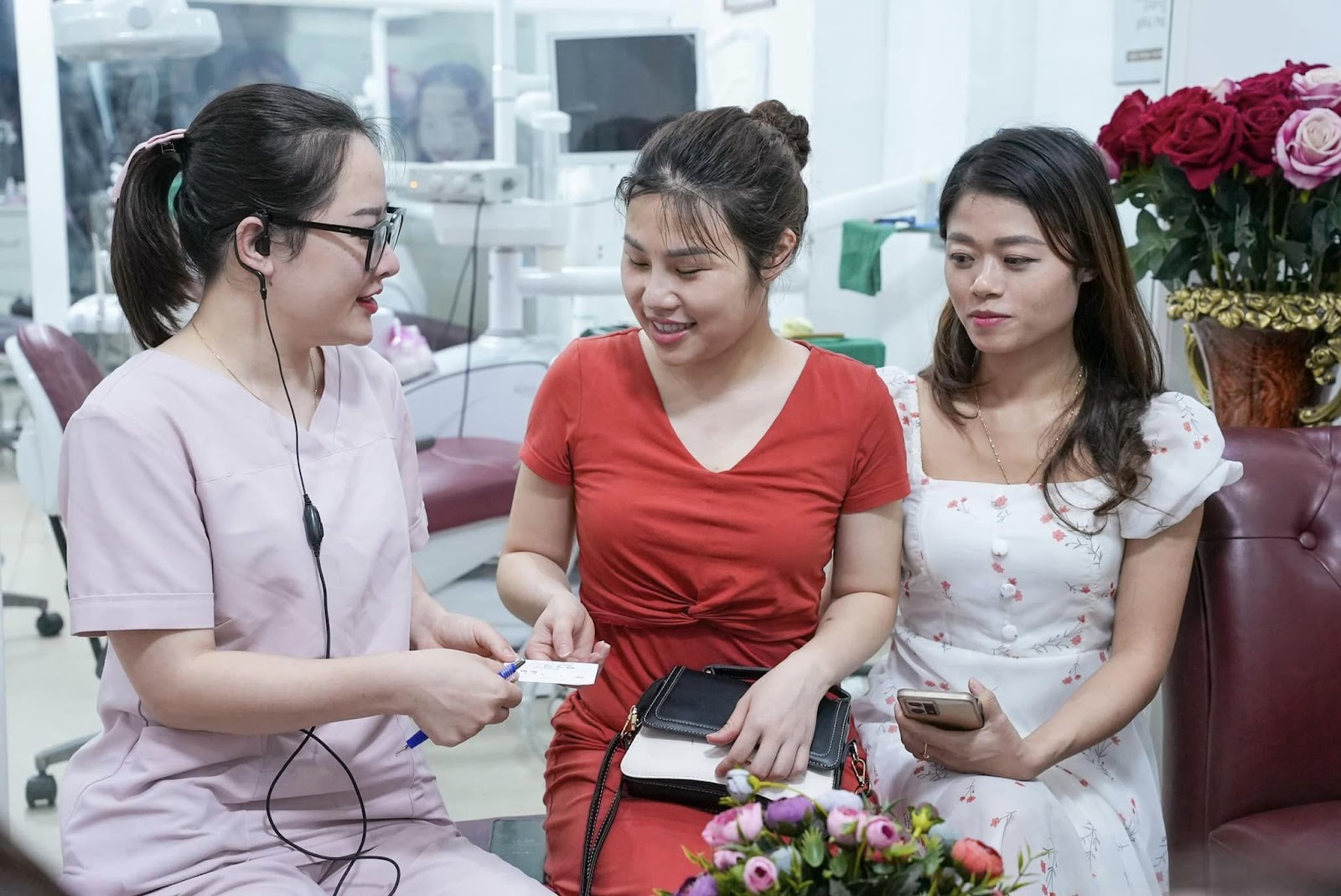 Nha khoa Tấm Dentist luôn đặt trải nghiệm của khách hàng lên hàng đầu.