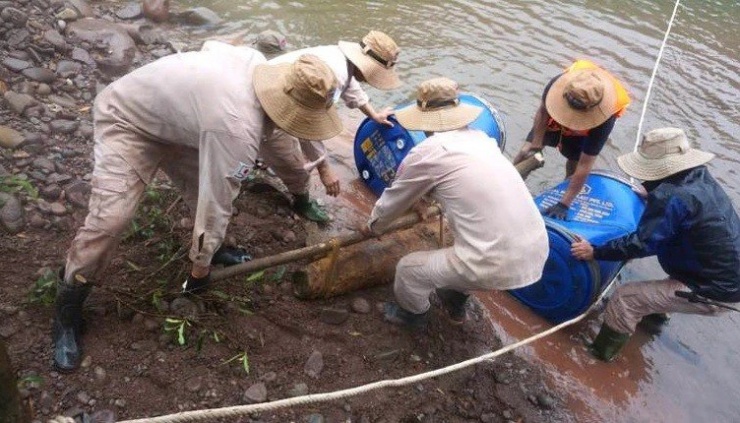 Người dân ở Quảng Bình liên tiếp phát hiện ba quả bom lớn nặng hàng trăm kg. Ảnh: MAG