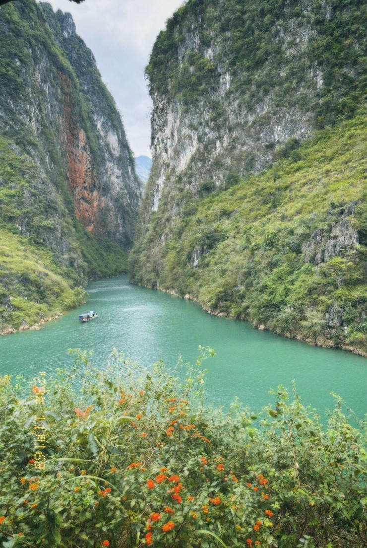 Chiêm ngưỡng vẻ đẹp sông Nho Quế.