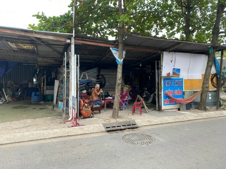 Mấy hôm nay, vợ chồng bà T.T.C "mất ăn, mất ngủ" vì tiếc vàng.