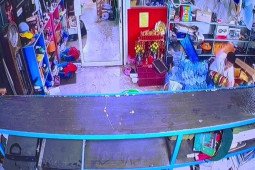 Video: Người đàn ông Thái Lan bị 2 con chó Pitbull lao vào tấn công dã man