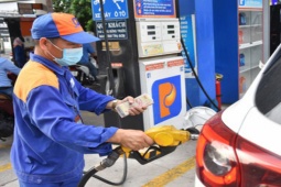 Thị trường - Tiêu dùng - Giá xăng dầu hôm nay 3/12: Tiếp tục giảm mạnh trong tuần vừa qua