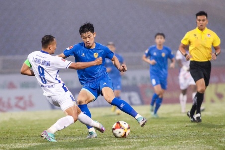 Trực tiếp bóng đá SLNA - Quảng Nam: Đội khách ghi bàn thứ 4 vỡ òa (V-League) (Hết giờ)