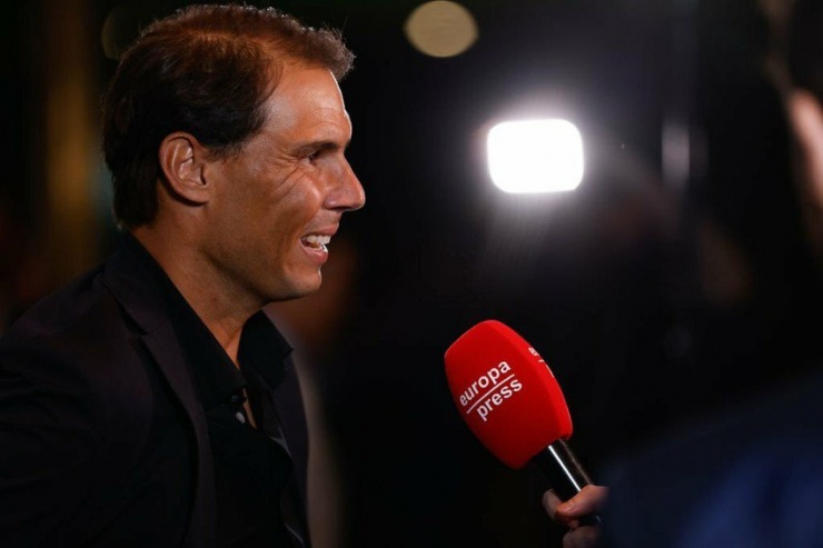Trong thời gian dưỡng thương, “vua đất nện” Nadal thường xuyên xuất hiện tại các sự kiện truyền thông quảng bá. Ảnh: GETTY IMAGES