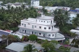 Kinh doanh - Choáng với căn nhà du thuyền của đại gia Vĩnh Long