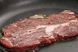 Ẩm thực - Tại sao bít tết chỉ cần chiên sơ là có thể ăn được nhưng thịt bò hầm phải hàng tiếng đồng hồ?