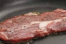 Ẩm thực - Tại sao bít tết chỉ cần chiên sơ là có thể ăn được nhưng thịt bò hầm phải hàng tiếng đồng hồ?