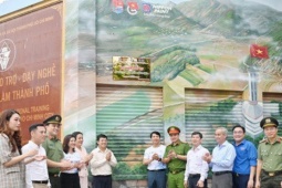 Tin tức trong ngày - Ngắm con đường bích họa quảng bá nét đẹp Việt Nam vừa ra mắt tại trung tâm TPHCM