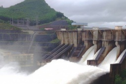 Mưa lớn ở thượng nguồn, TT-Huế tiếp tục tăng lưu lượng điều tiết nước tại các hồ chứa