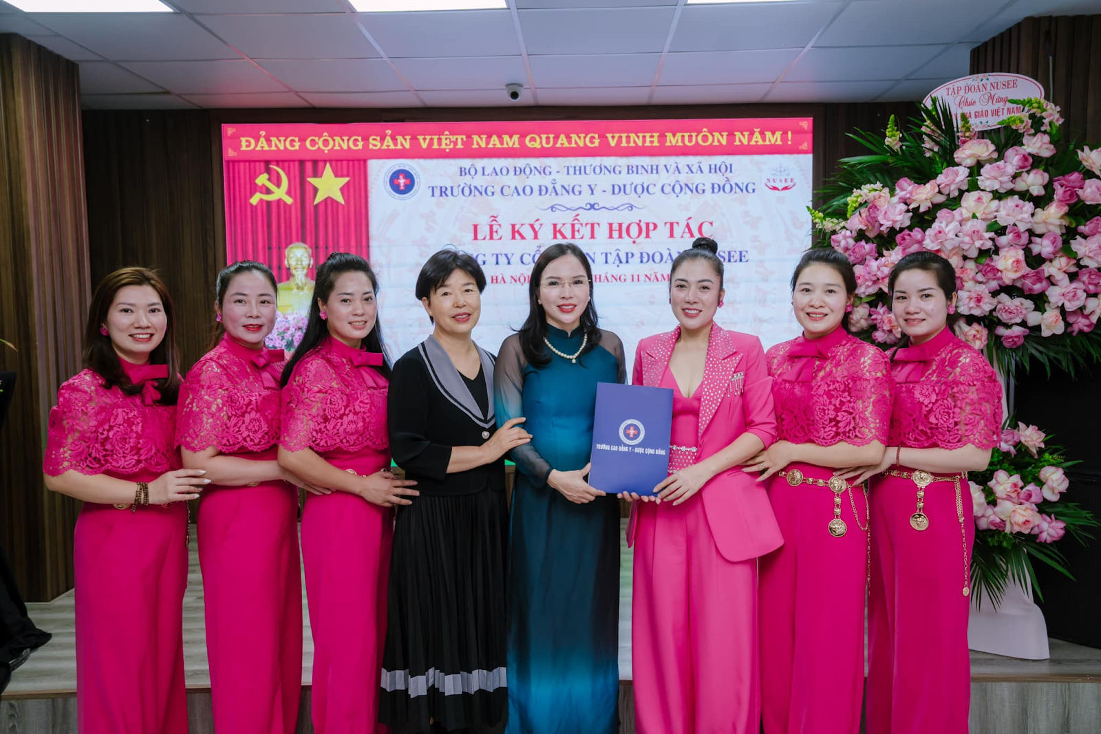 Việc ký kết hợp tác giữa 2 tổ chức mong muốn thiết lập một chương trình đào tạo toàn diện, kết hợp giữa lý thuyết và thực hành trong Ngành làm đẹp&nbsp;