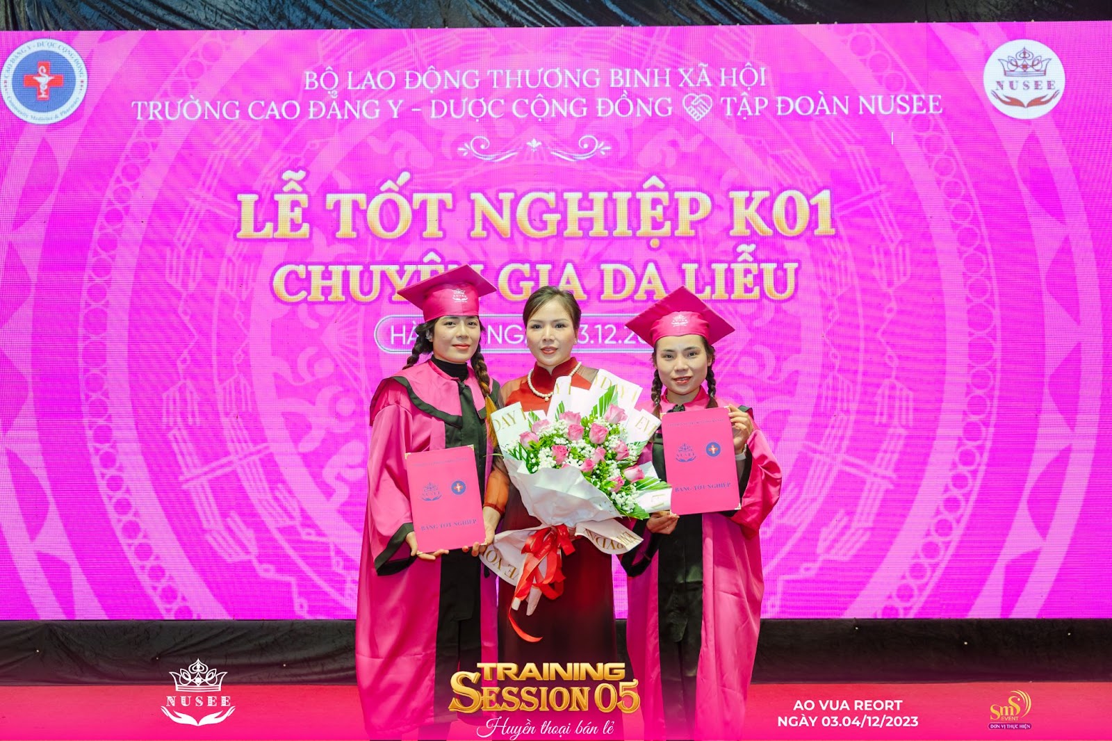 Tập đoàn Nusee&nbsp;kết hợp với Trường Cao Đẳng Y Dược Cộng đồng trao bằng chăm sóc da liễu và bằng an toàn y tế trong thẩm mỹ chăm sóc da