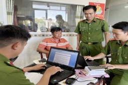 Tin tức trong ngày - NÓNG: Bắt nhiều cán bộ ở An Giang