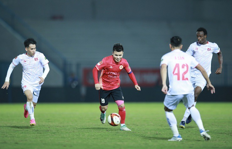 Quang Hải có pha lập công đầu tiên ở V-League mùa này