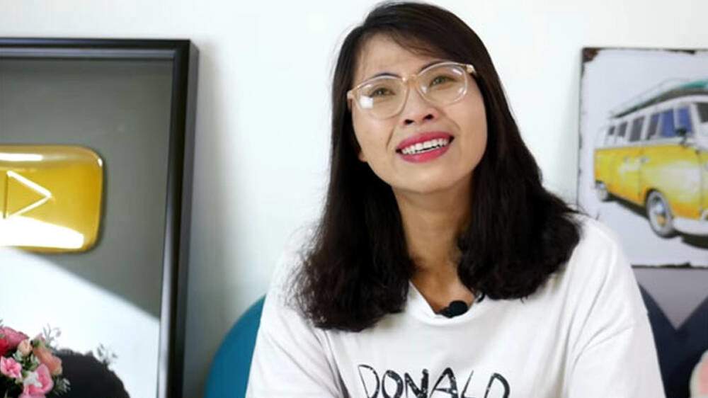 Loạt sao Việt "ẵm" nút Kim cương: Người bị chỉ trích, người được vây kín tại phố đi bộ - 7