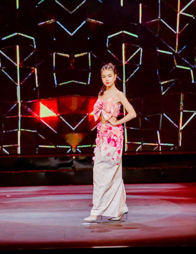 Dù gia nhập làng model chưa lâu, nhưng với niềm đam mê thời trang và khả năng catwalk rất chuyên nghiệp, Bảo Hân đã tự tin sải bước trên các sàn catwalk lớn nhỏ trong nước, cũng như tập làm quen với sân khấu để có thể biến hóa hình ảnh của bản thân ngày càng đa dạng hơn. Bảo Hân từng tham gia các show diễn thời trang có tiếng như: Fashion Show của NTK Huyền Trương, NTK Phương Linh…