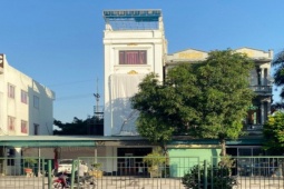 Pháp luật - Quán karaoke ngoài cửa đóng then cài, trong vẫn “bung lụa”