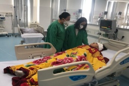 Nam học sinh lớp 7 đâm bạn nữ rồi định nhảy lầu