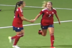 Bóng đá - Choáng trận thắng 19-0 đoạt ngôi đầu ngoạn mục, "tí hon" thua 54 bàn/4 trận