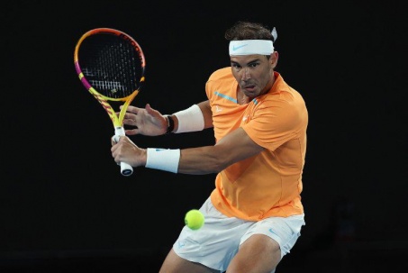 Nadal "luyện công" cùng tay vợt 17 tuổi, hồi hộp chờ bốc thăm Australian Open