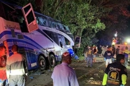 Tai nạn xe khách thảm khốc tại Thái Lan khiến 14 người chết