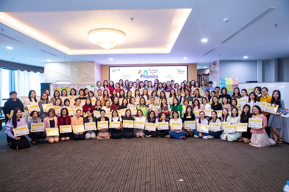 Light Up English - Tiên phong sử dụng chương trình Jolly phonics giúp trẻ em đọc viết Tiếng Anh hiệu quả - 1