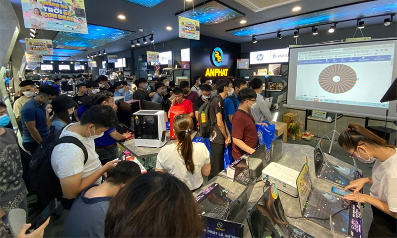 Những tháng cuối &amp; đầu năm là thời điểm không thể tốt hơn để mua mới laptop