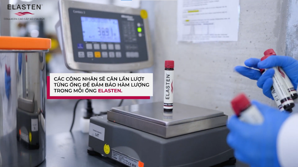 Cân kiểm tra đảm bảo hàm lượng collagen trong mỗi ống Elasten