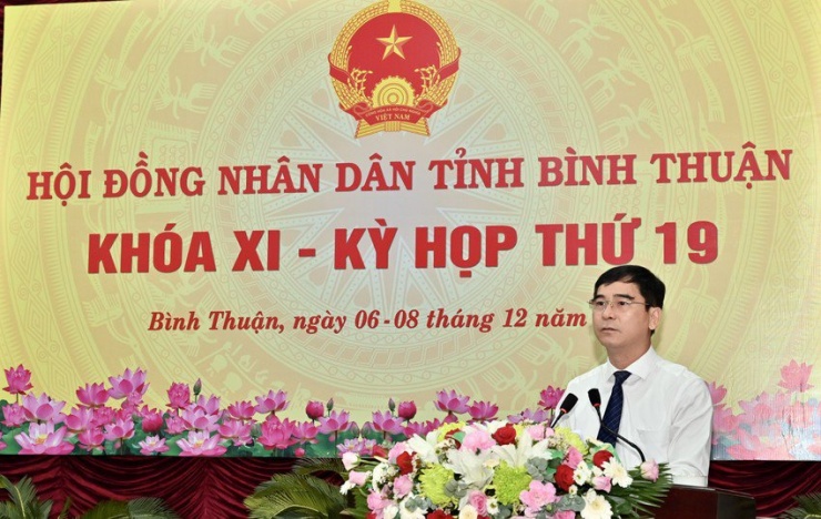 Ông Dương Văn An, Bí thư Tỉnh ủy Bình Thuận phát biểu tại kỳ họp. Ảnh ĐH.