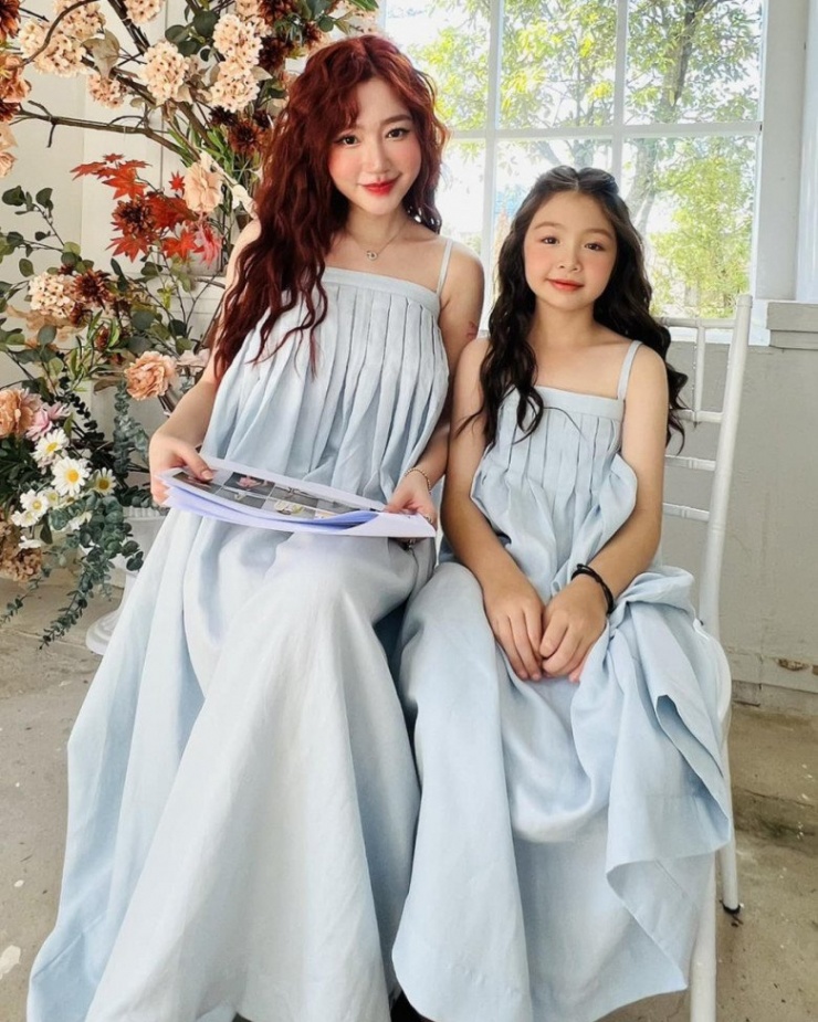 Nhan sắc "không phải dạng vừa" của Elly Trần và cô con gái lai Cadie.