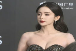 Thời trang - "Tiên nữ" tộc người đẹp nhất Trung Quốc lên top 1 tìm kiếm vì mặc khoe cơ thể