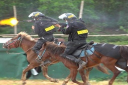 Tin tức trong ngày - Dự thảo Luật: Công an được nổ súng không cần cảnh báo trong 6 trường hợp