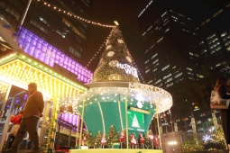 Tin tức trong ngày - Phố phường Hà Nội lung linh đón Giáng sinh, xuất hiện nhiều điểm "check-in" cực đẹp