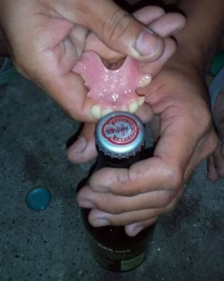 Tác dụng không ngờ của răng giả.
