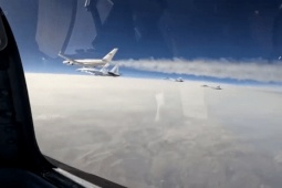 Thế giới - Điện Kremlin giải thích lý do phi đội Su-35S mang vũ khí hộ tống ông Putin ở nước ngoài