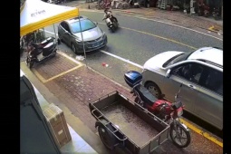 Clip hài hước - Vì sao nỗi đau của người này lại là niềm vui của kẻ khác