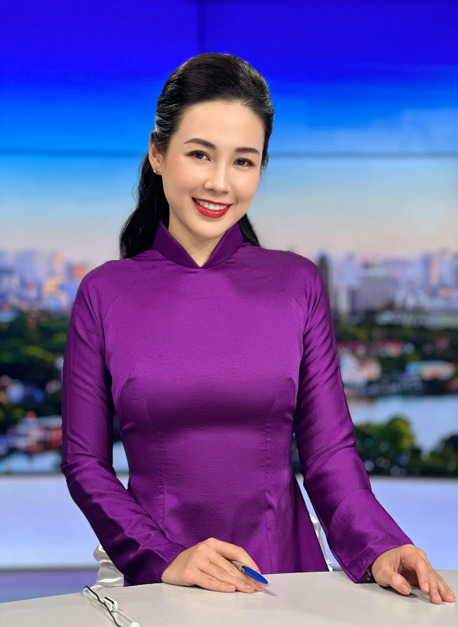 Phạm Tố Quyên là&nbsp;BTV, MC quen mặt trên các bản tin Thời sự, Kinh tế Tài Chính,...