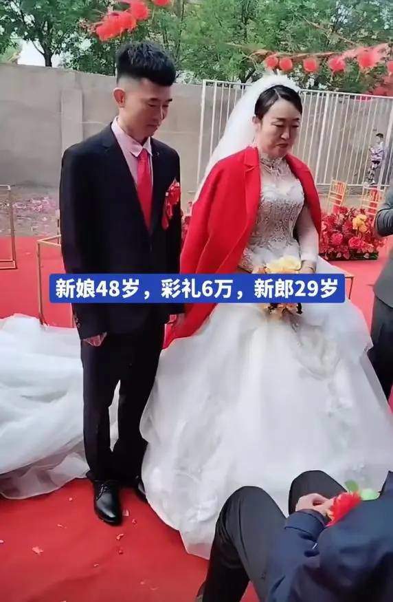 Chàng trai 29 tuổi lấy cưới bà cô hơn 19 tuổi gây bão - 1