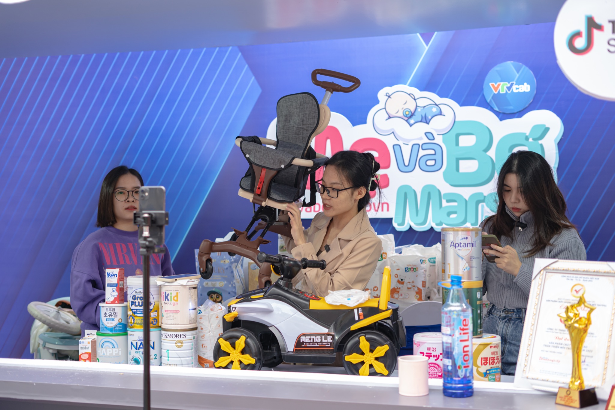 MCN VTVcab tổ chức thành công 3 phiên livestream tại sự kiện Online Friday - 4