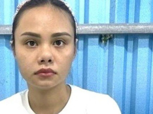 Pháp luật - Cô gái đang mua 5 chiếc iPhone 15 Promax thì bị công an bắt giữ