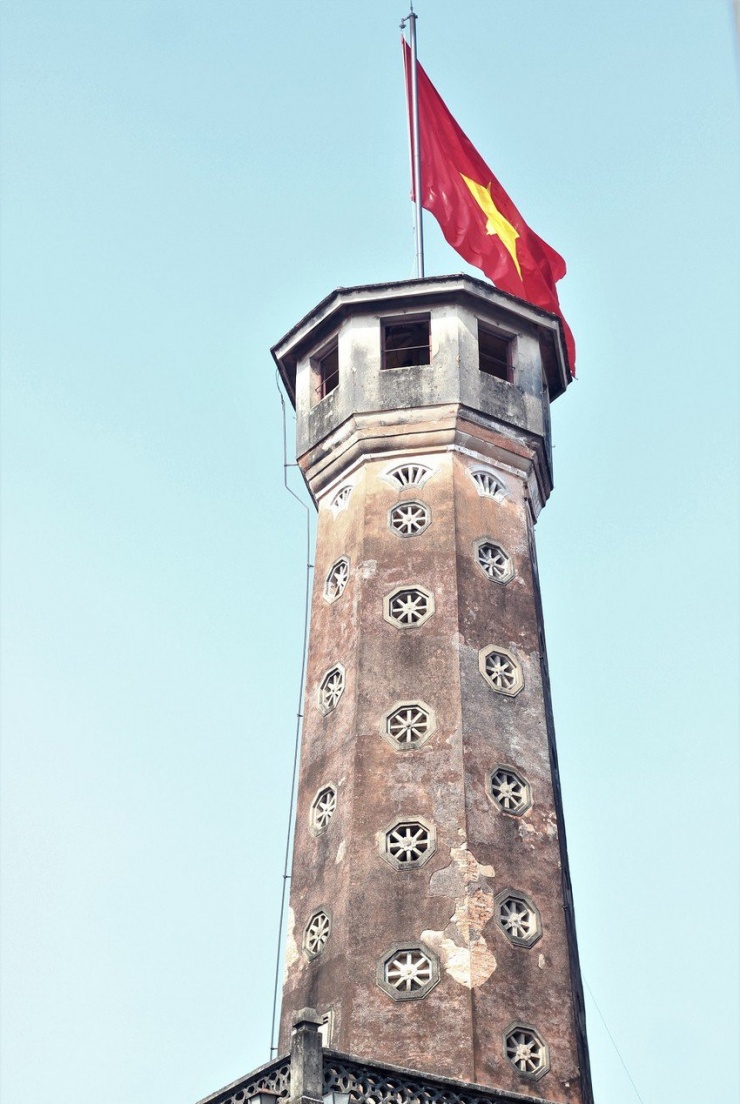 Cột cờ Hà Nội là biểu tượng của Thủ đô. Ảnh: VIẾT THỊNH.