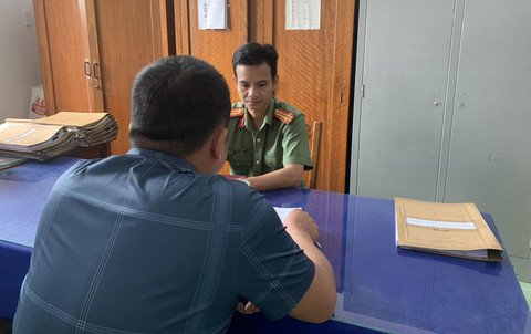 Ông P.T.T. làm việc với cơ quan công an