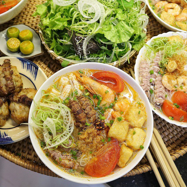 Thêm một gợi ý về món bún hải sản cho bạn lựa chọn chiêu đãi gia đình.