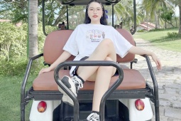 Phương Mỹ Chi chuộng quần short, váy ngắn khoe dáng ở tuổi đôi mươi
