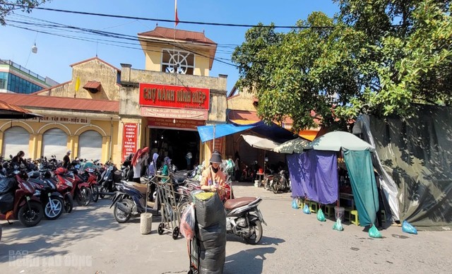 Bên cạnh chợ Nành Ninh Hiệp, "thủ phủ" thời trang lớn nhất miền Bắc còn có rất nhiều chợ, trung tâm thương mại, cửa hàng bán lẻ